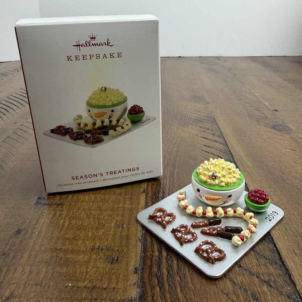 Hallmark 2019 Season's Treatings Ornament 11th in the Series #11